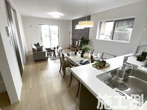 【居間・リビング】 | 【仲介手数料０円】伊勢原市第3高森　新築一戸建て　全3棟 | 伊勢原市第3高森　新築一戸建て　全3棟