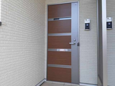 【エントランス】 | ピアチェーレⅢ | 建物の内部です