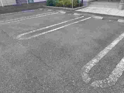 【駐車場】 | ピアチェーレⅢ | 車をお持ちの方に嬉しい駐車場付きの物件です
