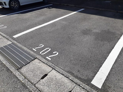 【駐車場】 | ビューハイツ横尾 | 車をお持ちの方に嬉しい駐車場付きの物件です
