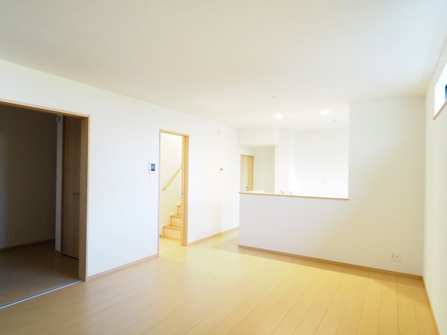 【居間・リビング】 | ハートフルタウン　野田町七丁目　B号棟 | ★内覧予約で新米2kg★