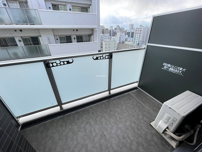 プレサンス松屋町駅前デュオのバルコニー