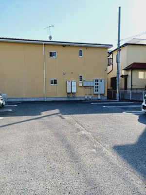 【駐車場】 | ローレルコートＳ | 駐車場があるので、車を買う予定の方も安心です