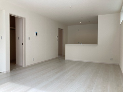 【居間・リビング】 | リーブルガーデン天理市田井庄町第４ | リビングダイニング