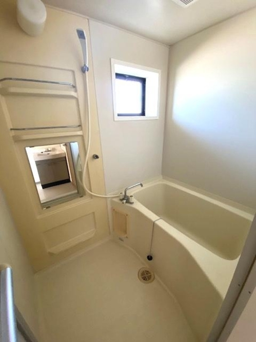 メゾンルミエールの浴室