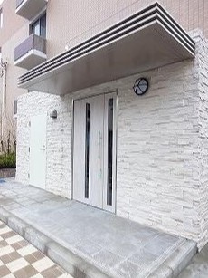 ラ・ルーチェのエントランス