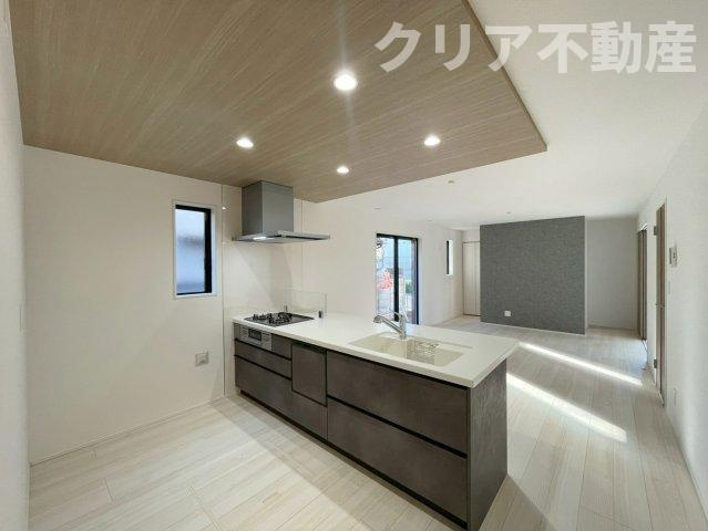 【居間・リビング】 | 前橋市南町4期新築1号棟　駐車3台＋お庭付き！