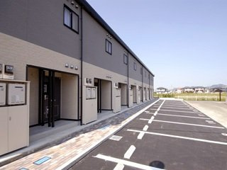 【玄関】 | レオパレスフルール | 備品や設備仕様は号室等により異なります現地をご確認下さい。