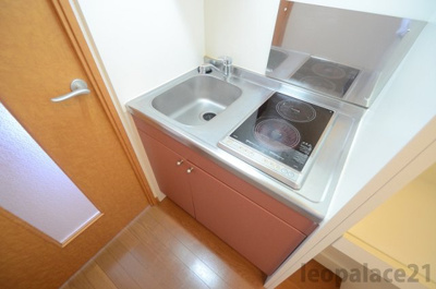 【キッチン】 | レオパレスフルール | 備品や設備仕様は号室等により異なります現地をご確認下さい。