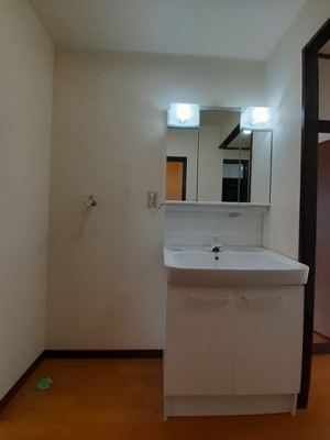 【洗面所】 | サンステージ | 脱衣スペースもあります