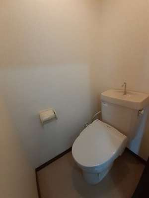 【トイレ】 | サンステージ | 清潔感のあるトイレです