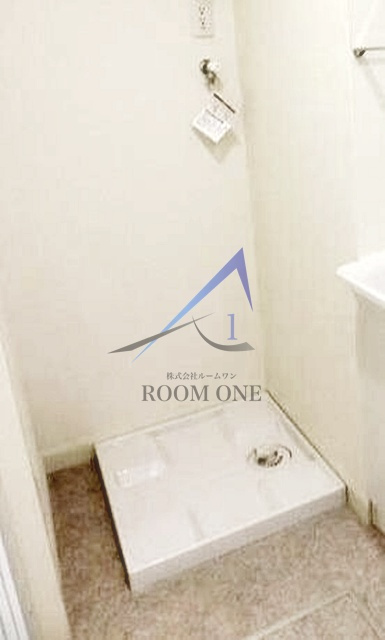 Ｌｅｅｓａｓ西小岩の設備|洗濯機置き場です。