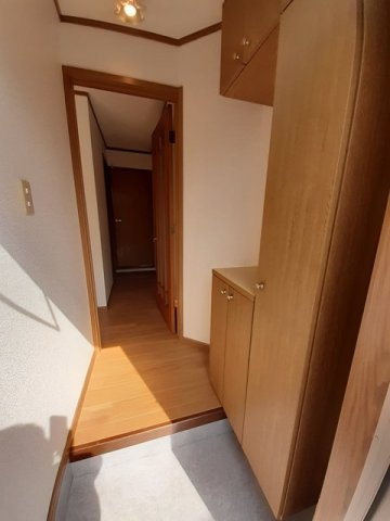 クレストールつつじが丘Ａの玄関