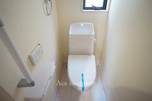 【内観：施工例】 | 八尾市小畑町2丁目　【4号棟/全4棟】 | 【同社による同仕様の施工例】玄関人感センサー照明付き☆TVモニターホン完備です☆