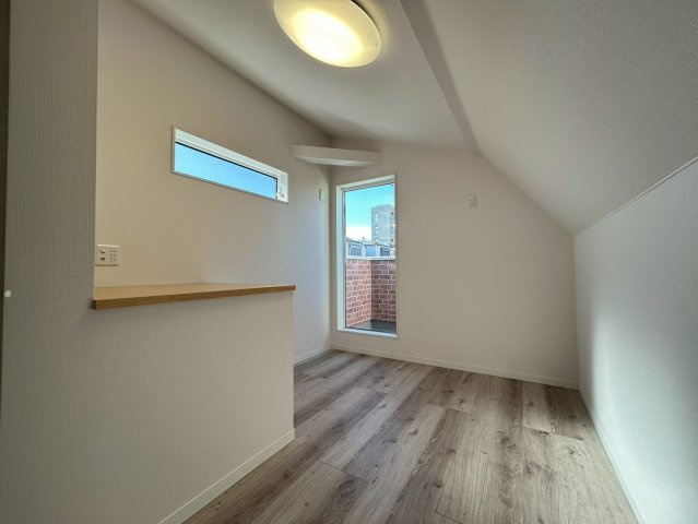 大田区中馬込1丁目　中古戸建の玄関|現地ご見学希望・資料請求などお気軽にお問い合わせ下さい！
03-5990-5201