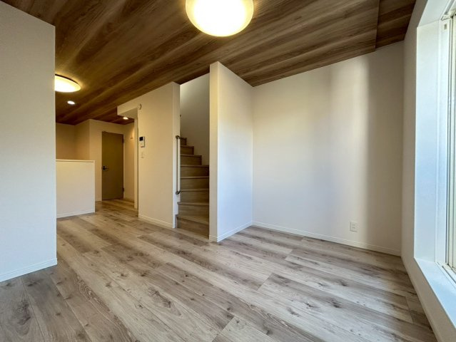 大田区中馬込1丁目　中古戸建の居間・リビング|現地ご見学希望・資料請求などお気軽にお問い合わせ下さい！
03-5990-5201