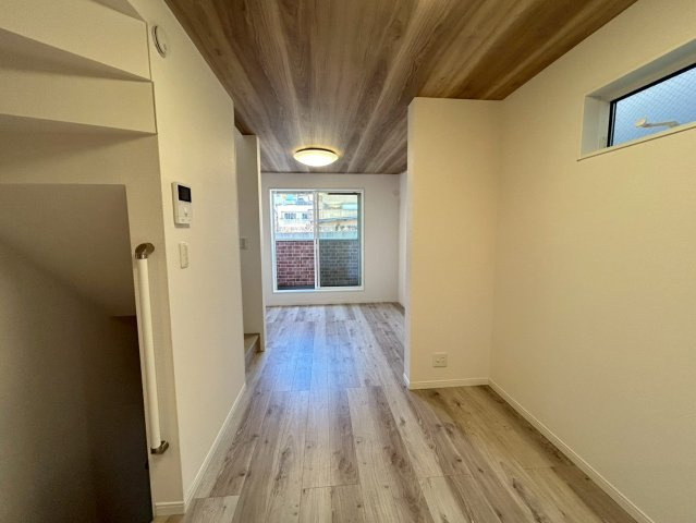 大田区中馬込1丁目　中古戸建の居間・リビング|現地ご見学希望・資料請求などお気軽にお問い合わせ下さい！
03-5990-5201