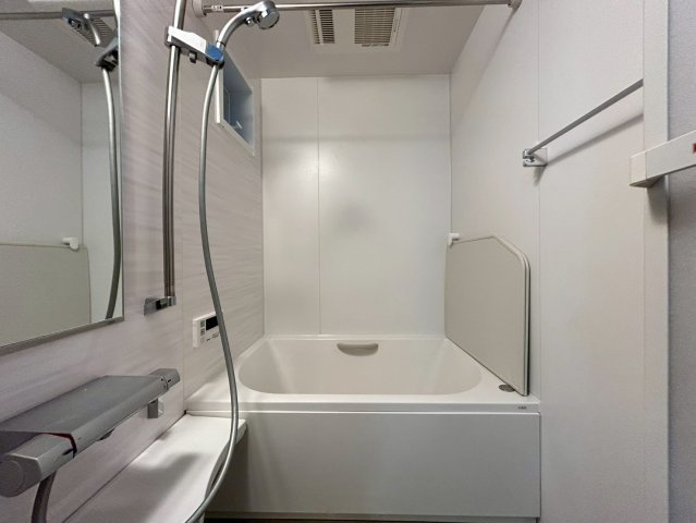 大田区中馬込1丁目　中古戸建の浴室|現地ご見学希望・資料請求などお気軽にお問い合わせ下さい！
03-5990-5201