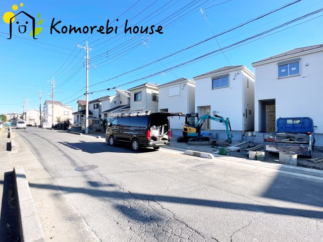 伊奈町中央　第3　クレイドルガーデン　03の前面道路含む現地写真|前面道路含む現地写真です