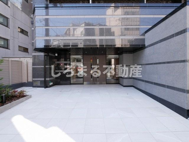 スプランディッド難波WESTのエントランス