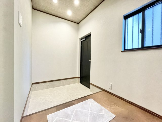 枚方市香里園東之町　中古一戸建ての玄関|毎日通る玄関はこちらです