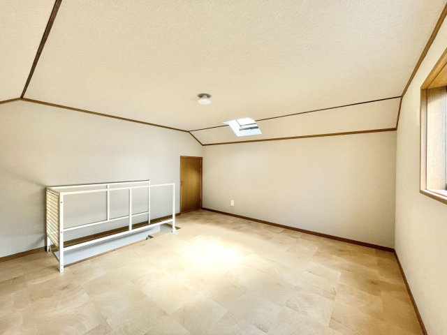 枚方市香里園東之町　中古一戸建ての寝室|屋根裏収納部分です