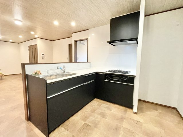 枚方市香里園東之町　中古一戸建てのキッチン|お料理しやすいキッチンです