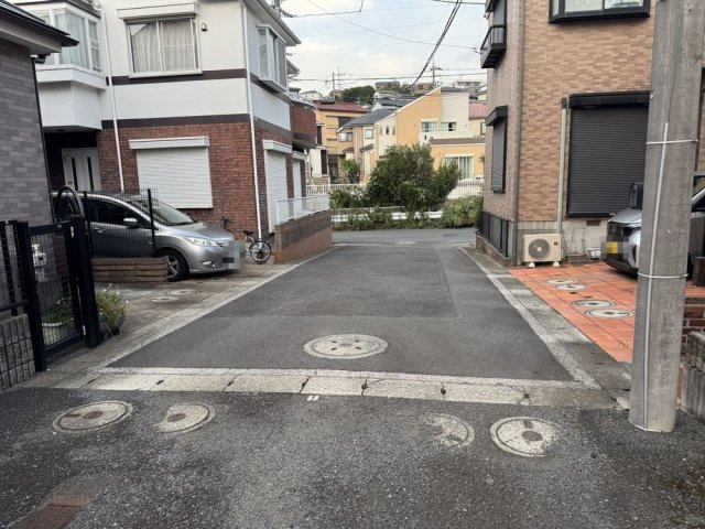 【前面道路含む現地写真】の画像