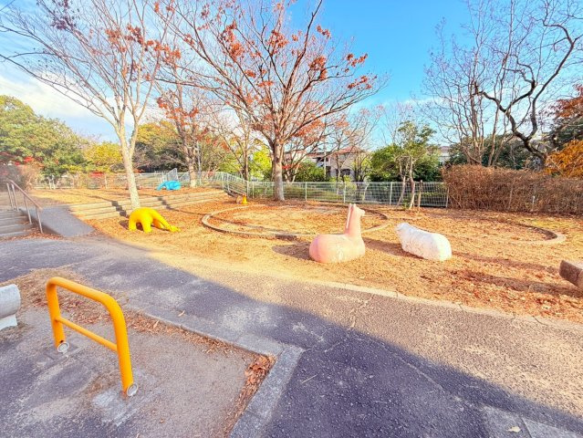 名谷団地12号棟の駐車場