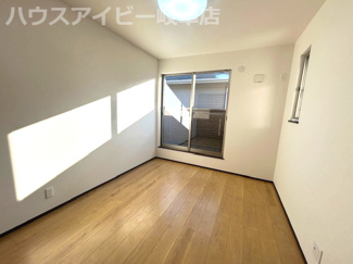 【洋室】 | 津島市宇治町築6年の中古住宅登場です♪リフォーム済み！お車スペース2台可能！ | 津島市宇治町築6年の中古住宅登場です♪リフォーム済み！お車スペース2台可能！
