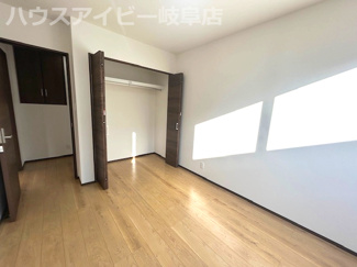 【洋室】 | 津島市宇治町築6年の中古住宅登場です♪リフォーム済み！お車スペース2台可能！ | 津島市宇治町築6年の中古住宅登場です♪リフォーム済み！お車スペース2台可能！