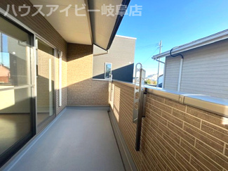 【バルコニー】 | 津島市宇治町築6年の中古住宅登場です♪リフォーム済み！お車スペース2台可能！ | 津島市宇治町築6年の中古住宅登場です♪リフォーム済み！お車スペース2台可能！