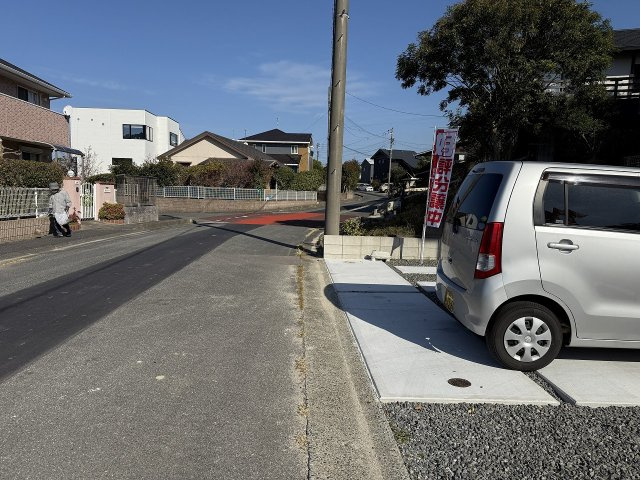 二丈吉井　新築戸建の前面道路含む現地写真