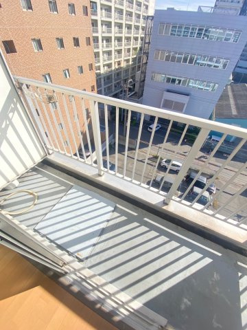 大阪市淀川区三国本町２丁目の賃貸マンションのバルコニー