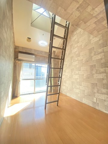大阪市淀川区三国本町２丁目の賃貸マンションの居間・リビング