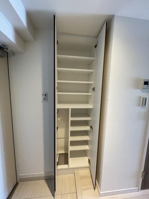 SHOKEN Residence亀有の玄関