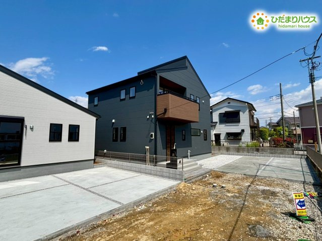 熊谷市末広　第5　新築一戸建て　リーブルガーデン　02の外観|小学校まで徒歩10分でお子様の通学も安心ですね♪周囲に高い建物が立っていないため圧迫感がなく、心地よい光と風をしっかり室内に取り込める、スッキリとした良好な配置環境です！
