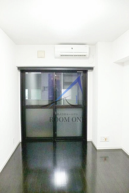 トーシンフェニックス日本橋兜町弐番館の居間・リビング|洋室のお部屋です。