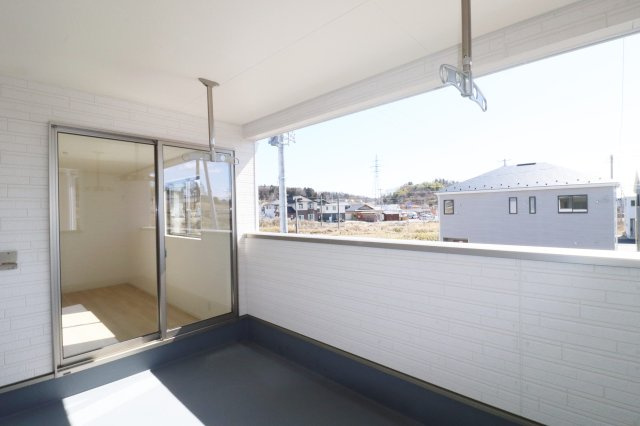 二本松市油井字無地ノ内　　　1号棟　　　油井小学校、安達中学区の洋室