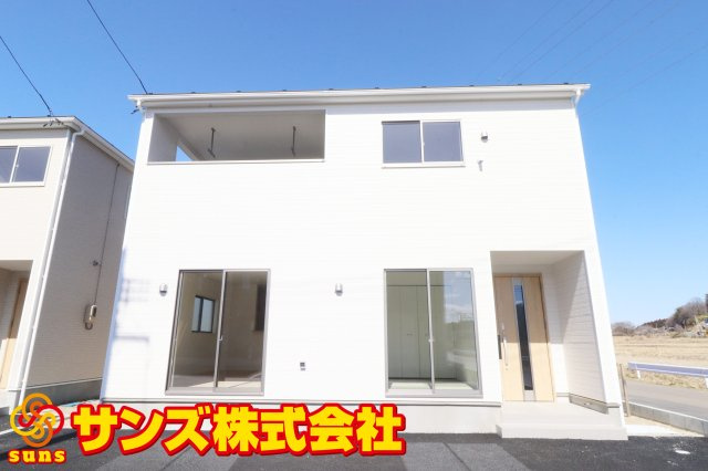 二本松市油井字無地ノ内　　　1号棟　　　油井小学校、安達中学区の外観|南西側から見た外観