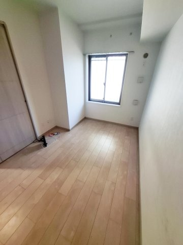 レジェンダリー甲子園浦風町の洋室