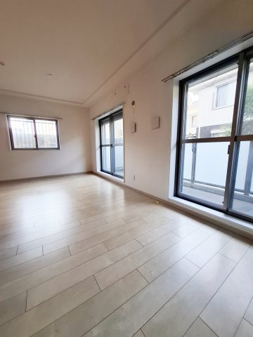 レジェンダリー甲子園浦風町の居間・リビング