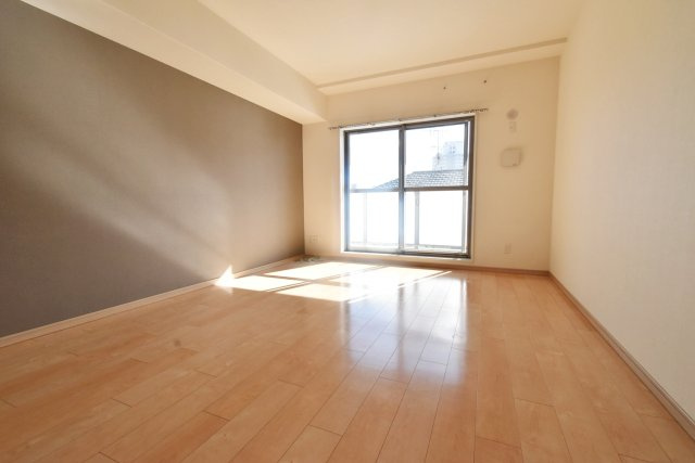 レジェンダリー甲子園浦風町の居間・リビング