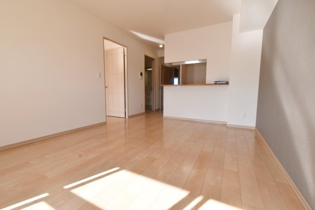 レジェンダリー甲子園浦風町の居間・リビング