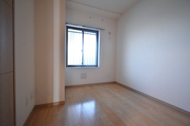 レジェンダリー甲子園浦風町の洋室