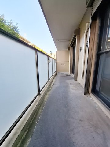 レジェンダリー甲子園浦風町のバルコニー