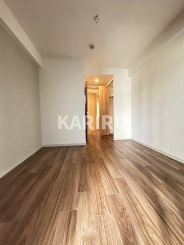 ファーストフィオーレ京橋ノワールの居間・リビング