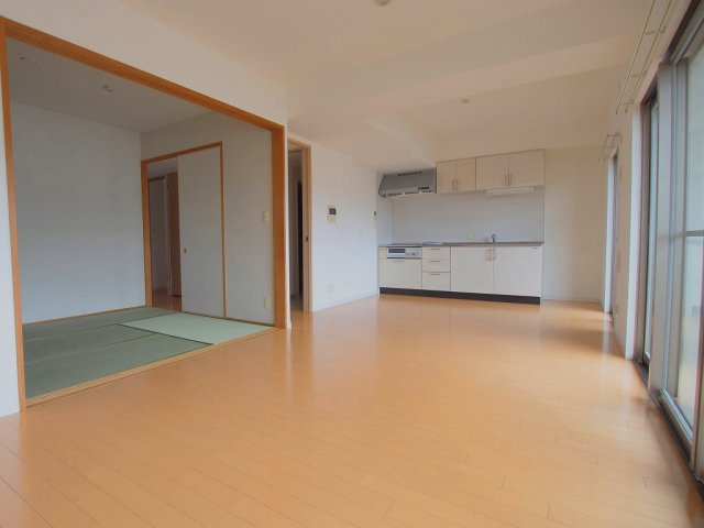 アスレ東原Ⅰ番館の居間・リビング