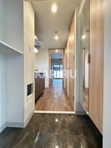 ファーストフィオーレ京橋ノワールの玄関