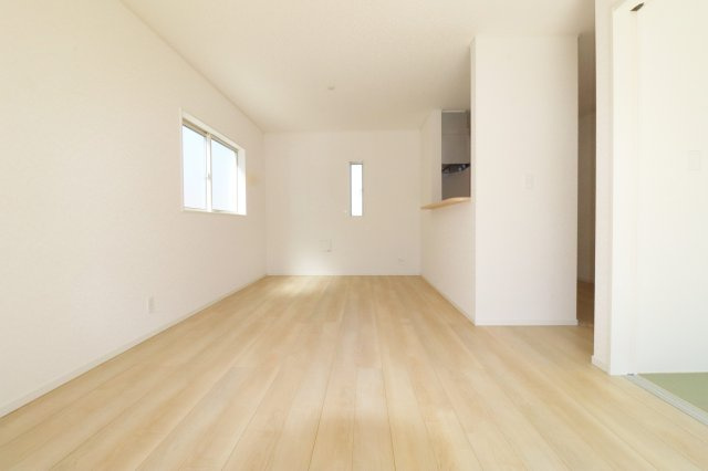 二本松市油井字無地ノ内　　　２号棟　　　油井小学校、安達中学区の外観|南東側から見た区画全体